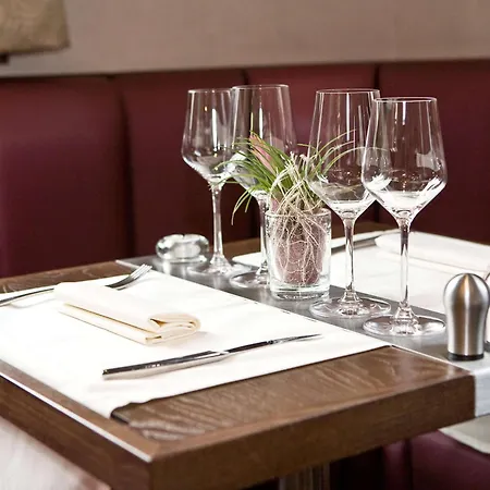 Western Des Francs Hotel