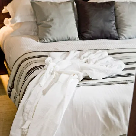 Western Des Francs Hotel 4*