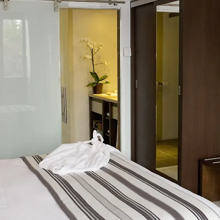 Western Des Francs Hotel