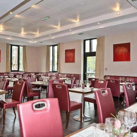 Western Des Francs Hotel 4*