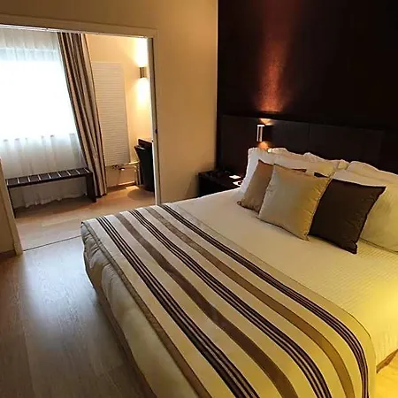 Western Des Francs Hotel 4*