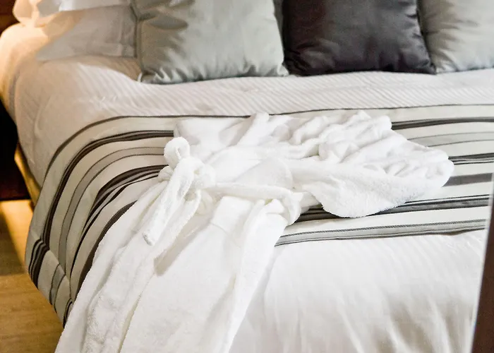 Western Des Francs Hotel 4*