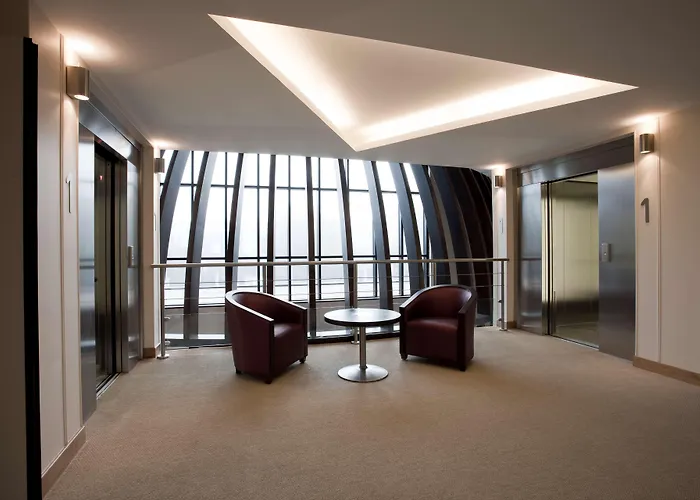 Western Des Francs Hotel 4*