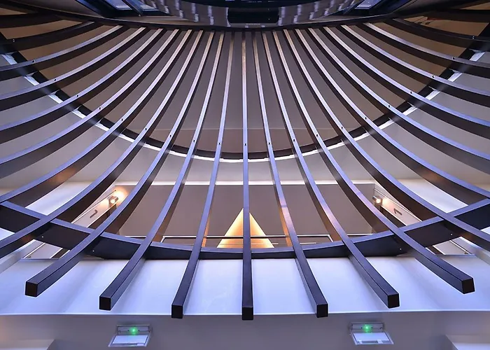 Western Des Francs Hotel 4*