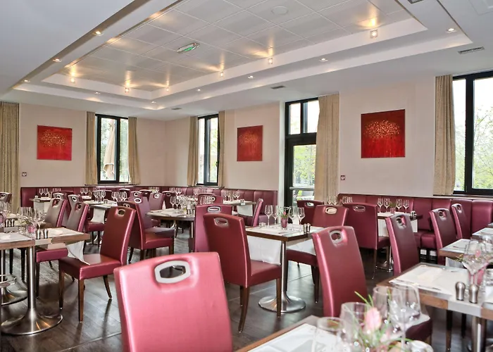 Western Des Francs Hotel 4*