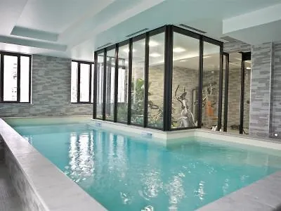 Western Des Francs Hotel 4*