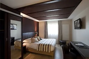 Western Des Francs Hotel 4*