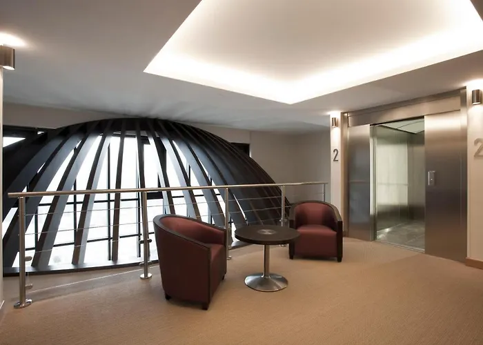 Western Des Francs Hotel 4*